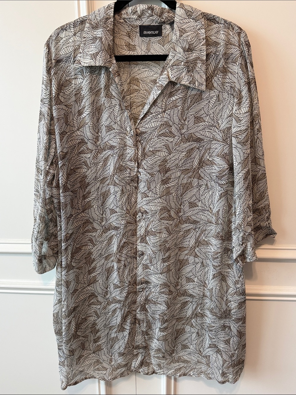 Avenue Women's Sheer Leaf-Print Button-Down Shirt in Black and White